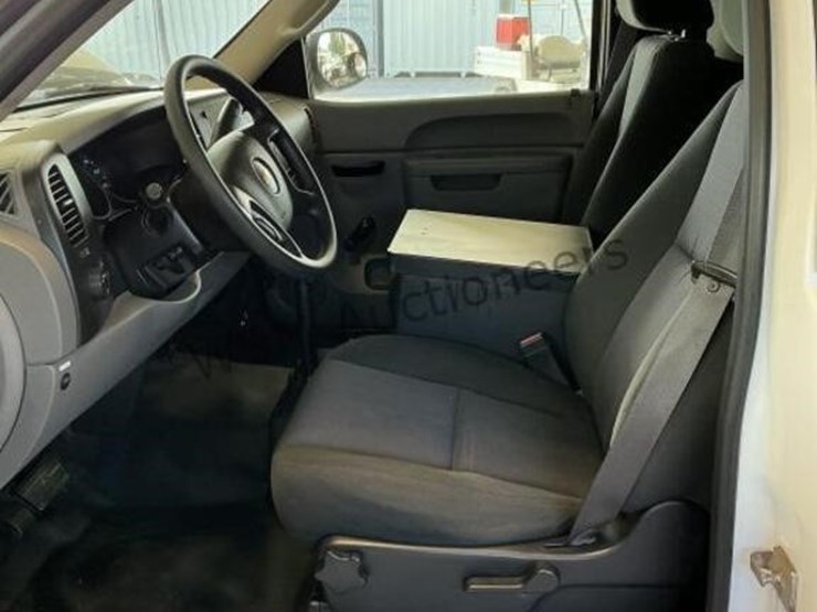 2012-chevrolet-silverado-1500-image-21