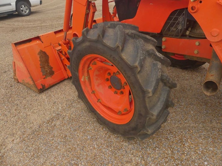 2023-kubota-m7060hd-image-7