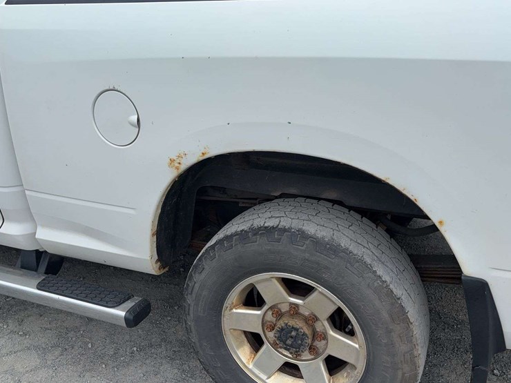 2013-dodge-2500-image-27