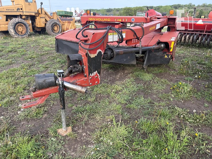 new-holland-1411-image-1