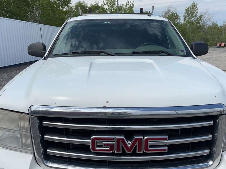 2013-gmc-sierra-1500-image-29