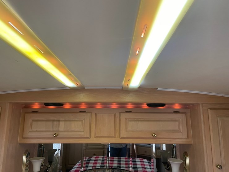#40221-•-1994-holiday-rambler-s/a-motor-home-vin:-4s7nt9k0xrc015680-image-39