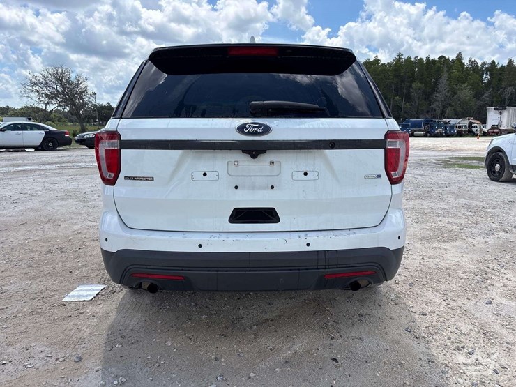 2016-ford-explorer-image-20