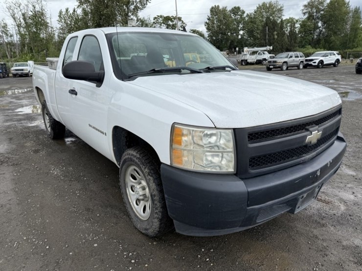2008-chevrolet-silverado-1500-image-2