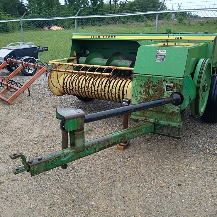 JOHN DEERE 336