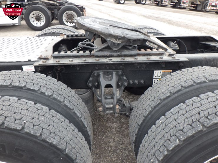 2022-kenworth-t680-image-14
