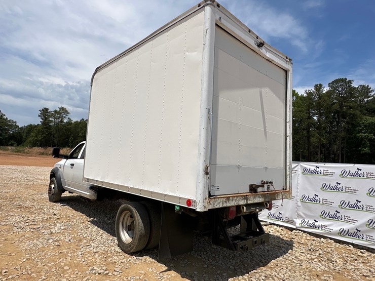 #20658-•-2018-ram-4500-chassis-truck-image-3