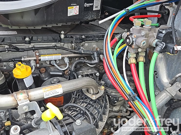 2022-freightliner-cascadia-116-image-42
