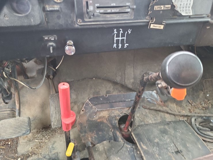 1982-international-1754-single-axle-grain-truck-image-55