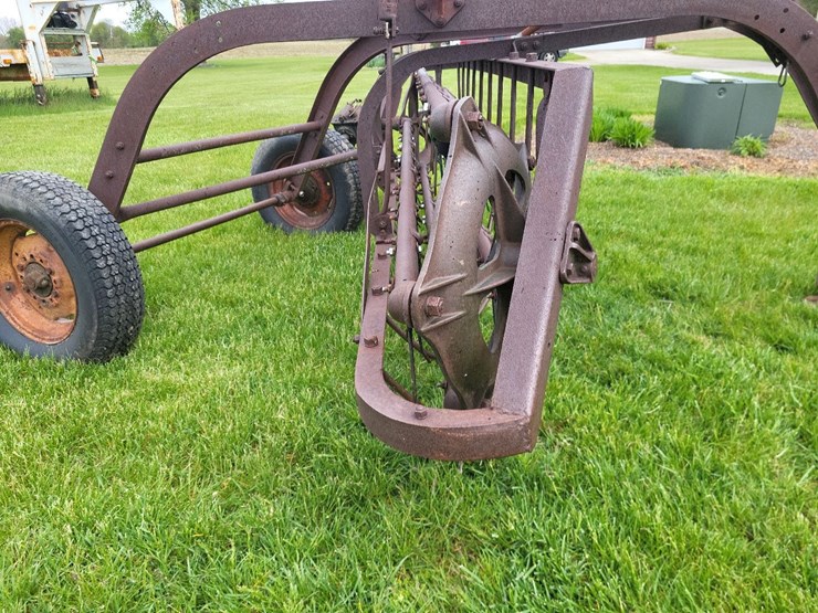 new-idea-bar-hay-rake-image-21