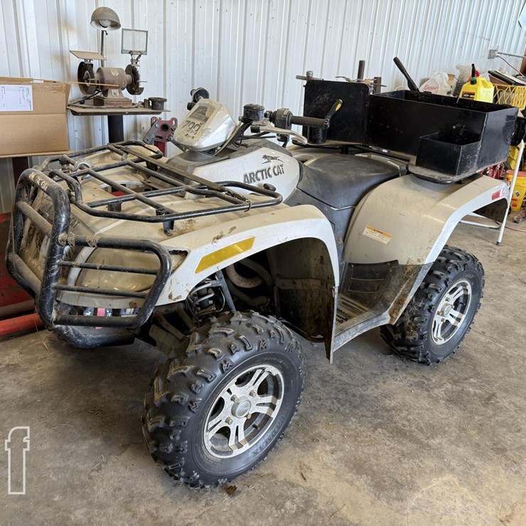 ARCTIC CAT 700