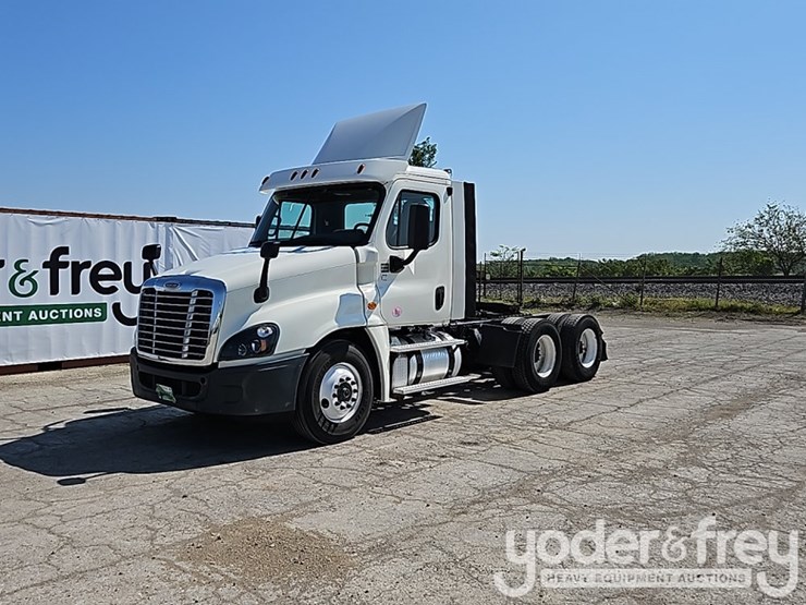 2019-freightliner-cascadia-125-image-2