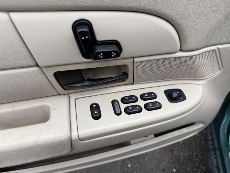 2008-ford-crown-victoria-sedan-image-28