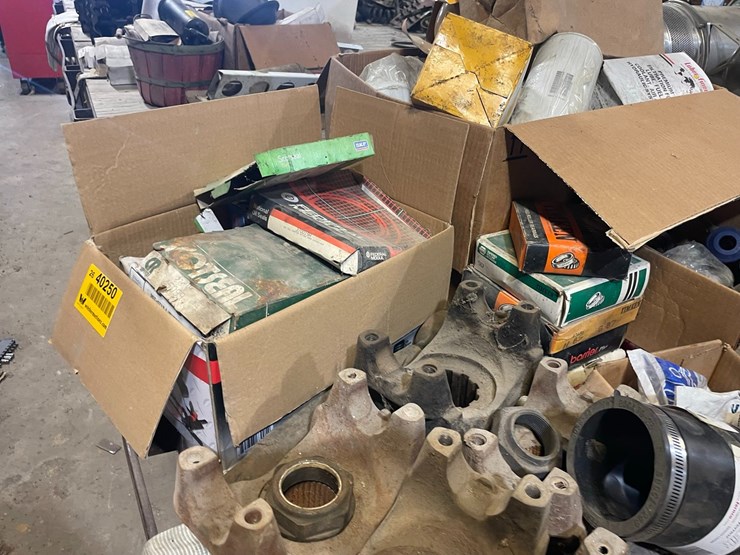 #40250-•-lot-of-misc-parts-image-8