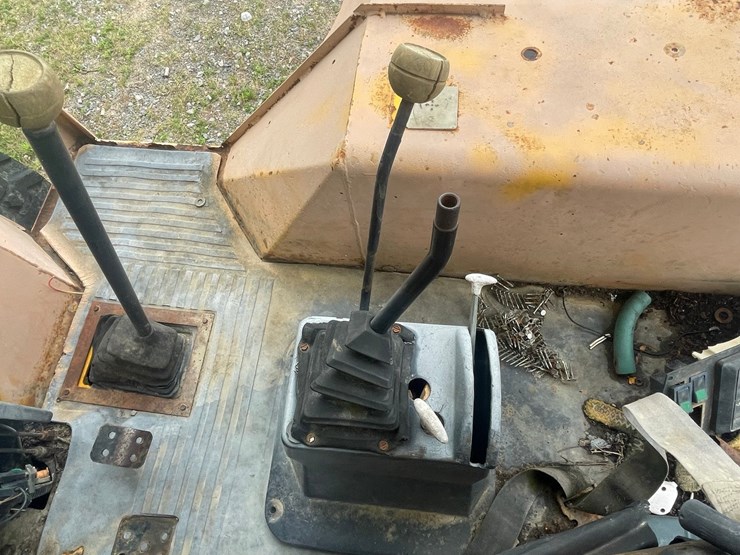 jcb-1550b-image-51