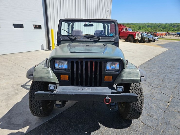 1995-jeep-wrangler-image-8