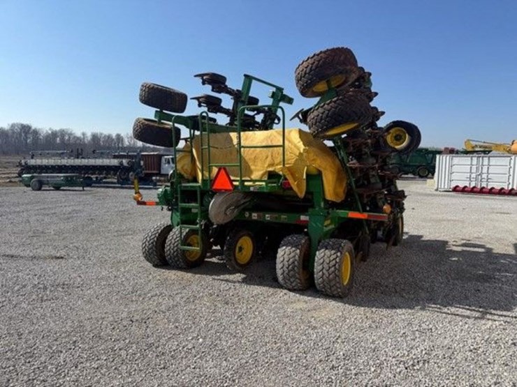 2010-john-deere-1990-image-8