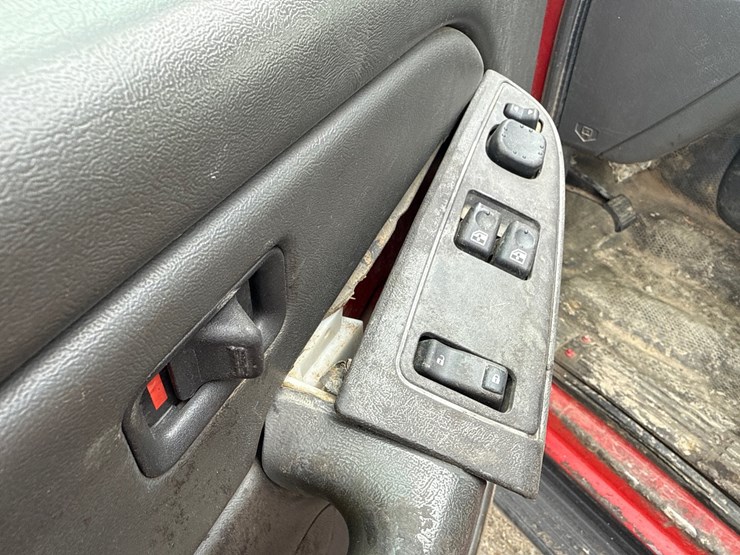 2004-chevrolet-silverado-3500-image-40