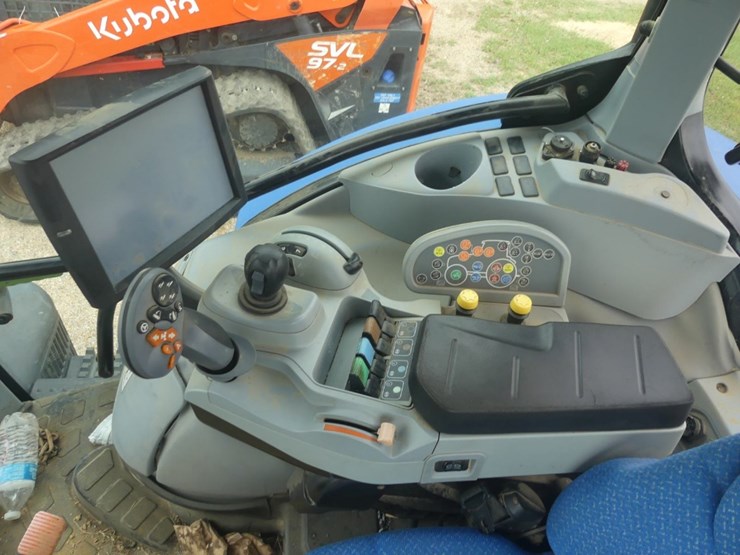 new-holland-t7.230-image-15