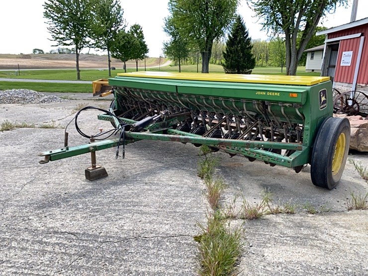 john-deere-8300-image-1