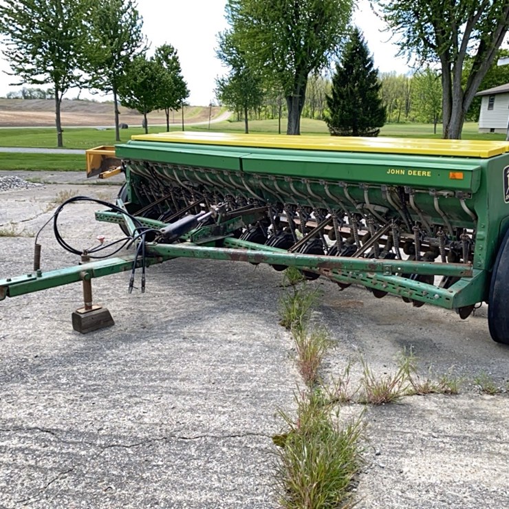 JOHN DEERE 8300