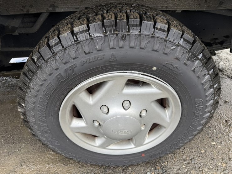 2013-ford-e350-image-18
