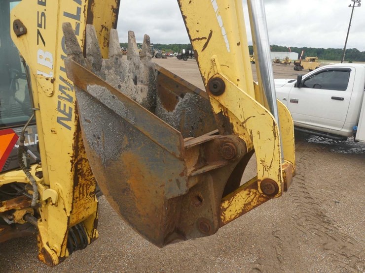 new-holland-lb75b-image-5