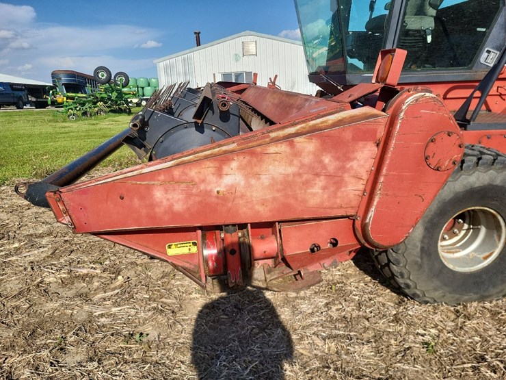 international-8840-swather-image-10