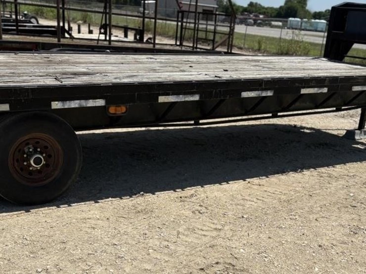 l2--2001-gooseneck-30x8-trailer-image-4