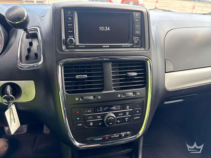 2017-dodge-grand-caravan-image-14