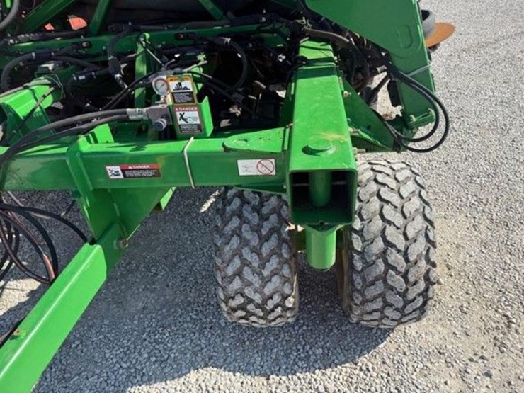 2010-john-deere-1990-image-26
