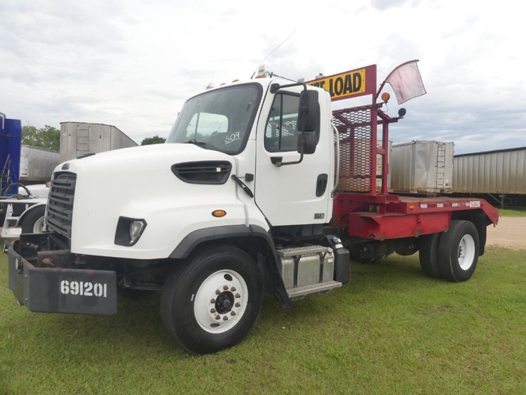 2018-freightliner-114sd-image-1