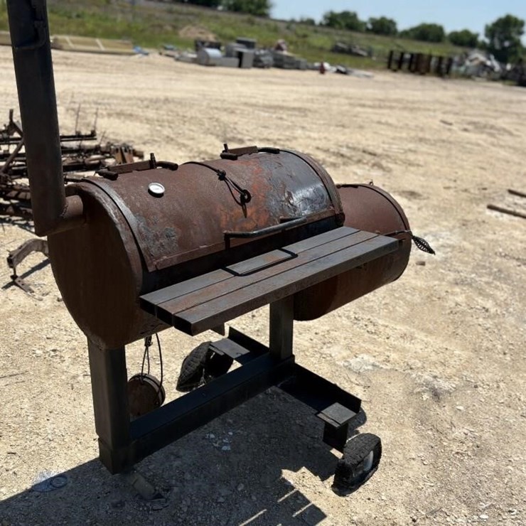 L3 - BBQ Pit/Smoker
