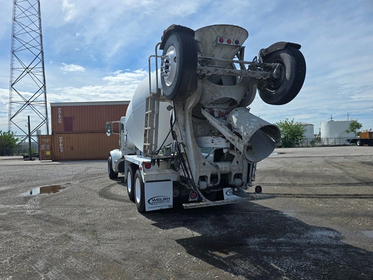 2014-peterbilt-365-image-21