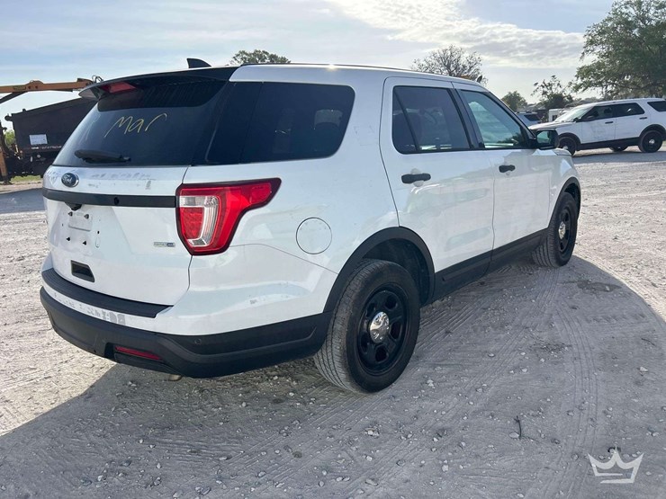 2018-ford-explorer-image-3