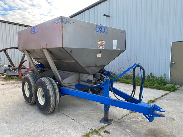 doyle-fertilizer-spreader-image-1