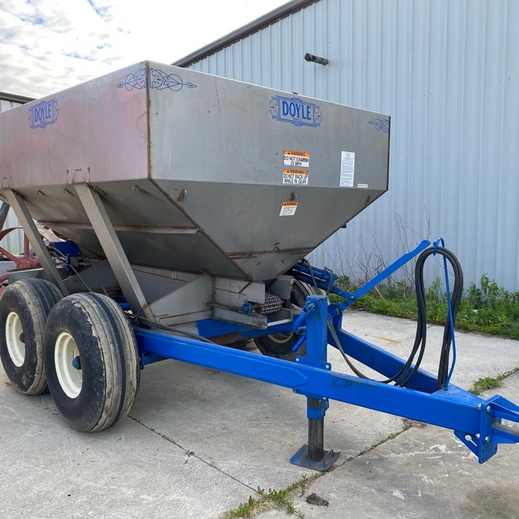 Doyle Fertilizer Spreader