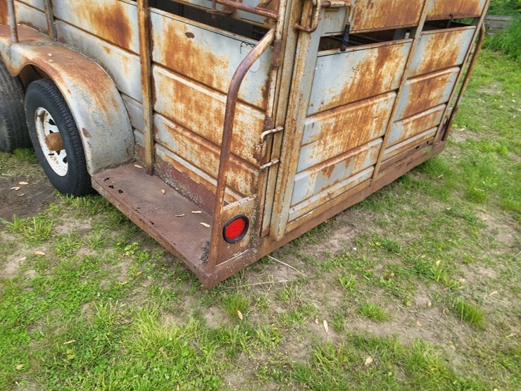 1990-s&h-tandem-axle-bumper-livestock-trailer-image-24