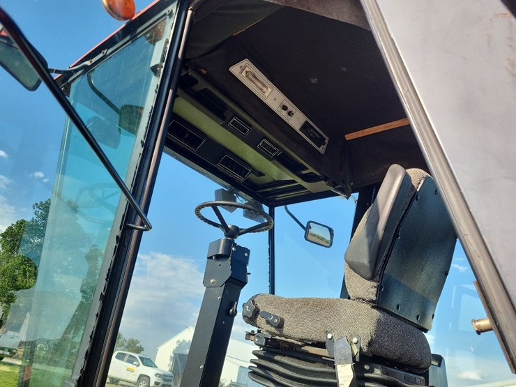 international-8840-swather-image-47