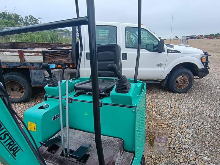 #24706-•-2025-agt-h15r-mini-escavator-image-11