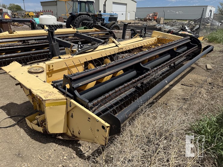 new-holland-2326-image-4