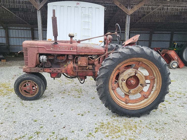 1946-farmall-h-tractor-image-2