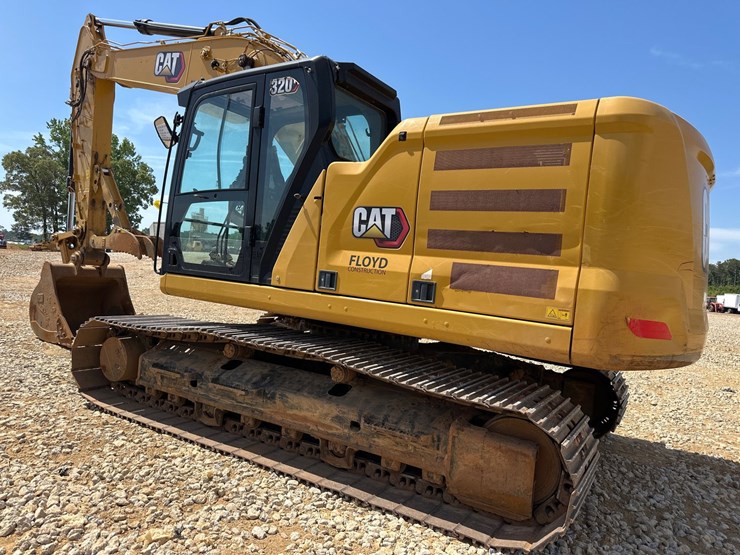 2021-caterpillar-320-image-4