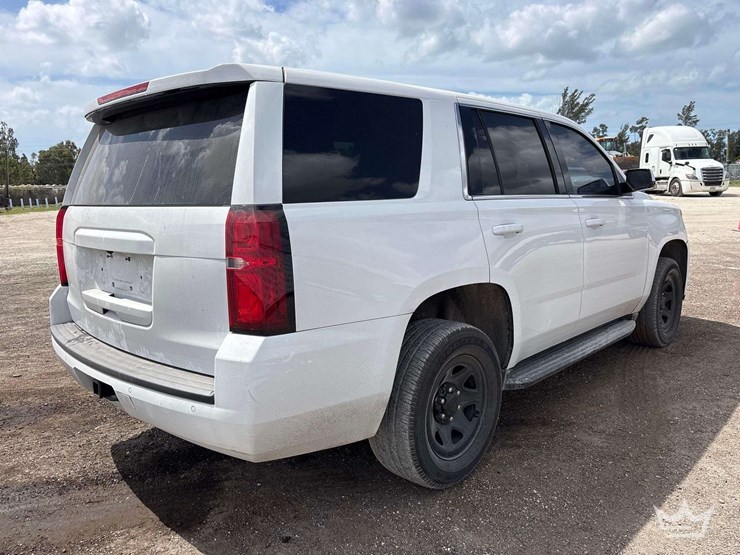 2020-chevrolet-tahoe-image-3