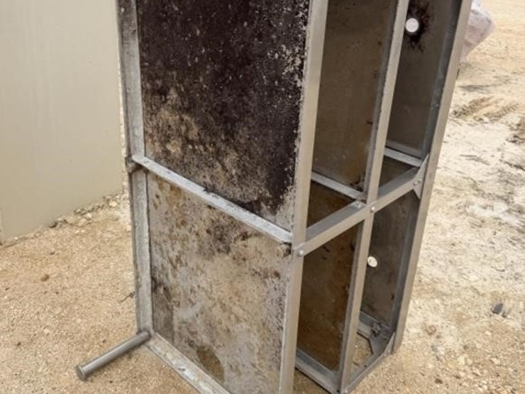 l4---steel-table-image-1