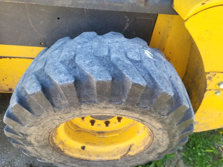 new-holland-l218-image-17