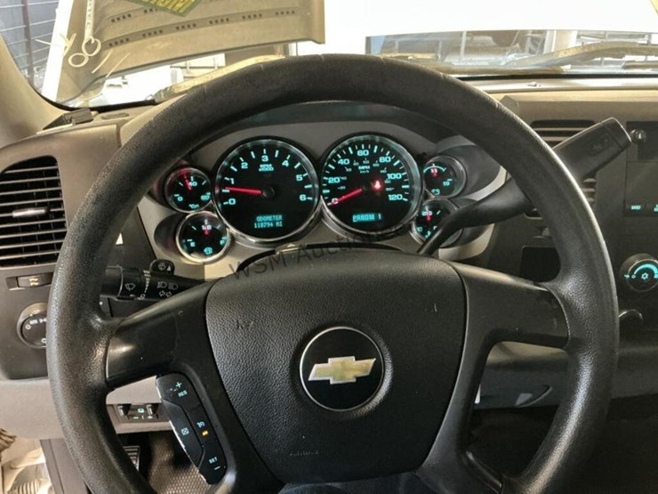 2012-chevrolet-silverado-3500hd-image-18