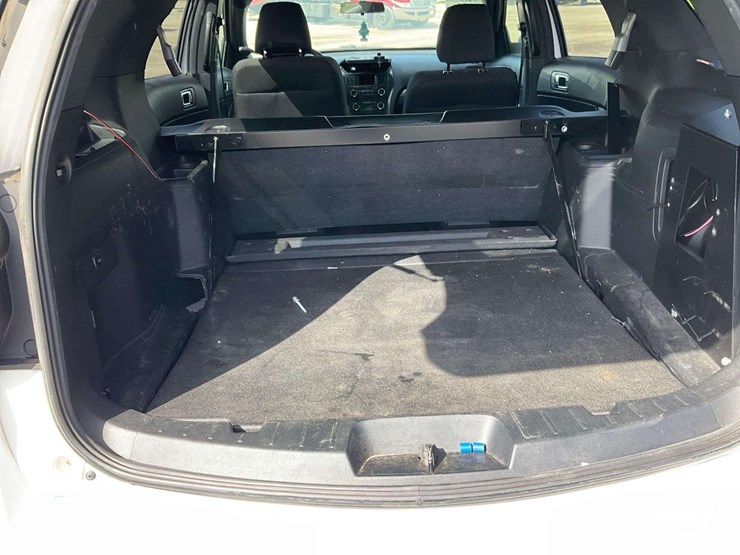 2017-ford-explorer-image-30