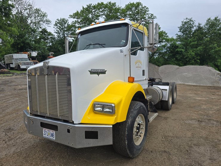 1999-kenworth-t800-image-1
