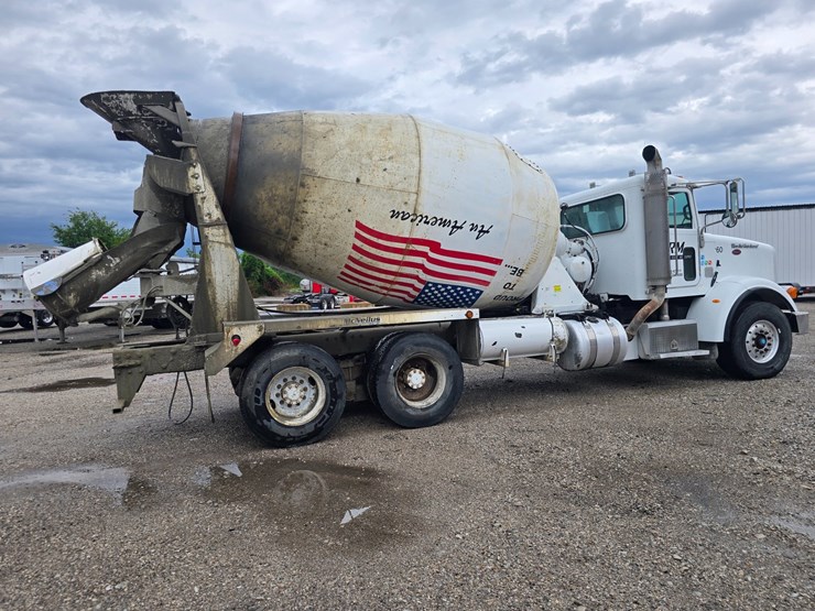 2009-peterbilt-365-image-22